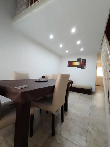 Oportunidad Duplex En Villa Luzuriaga Centro ! Escucha Ofert