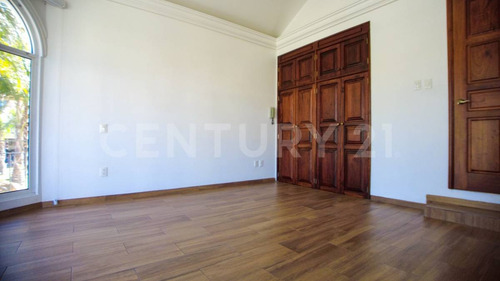 Residencia De Lujo En Venta Tepotzotlan. Un Nivel 10734