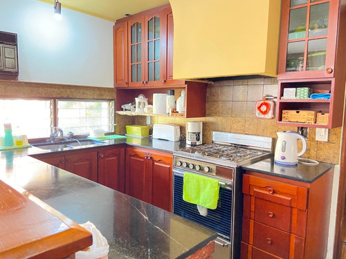 Venta Casa 4 Ambientes Doble Lote Castelar Centro
