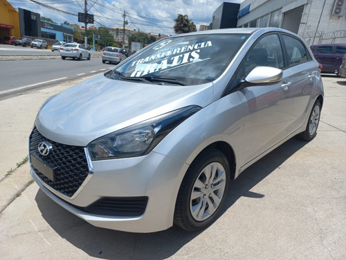 Imagem 8 de 15 de Hyundai Hb20 Comfort Plus 1.0 2019 Prata