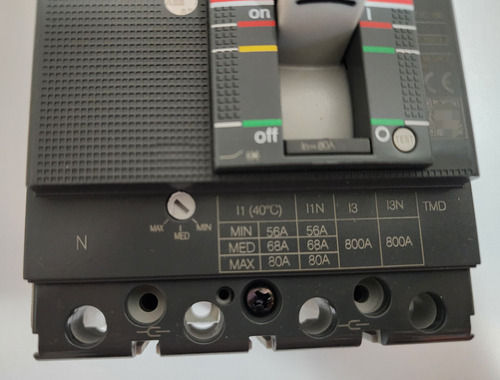 Interruptor Automatico Moldeado 4p 80a Xt1c 160 1sda067405r1