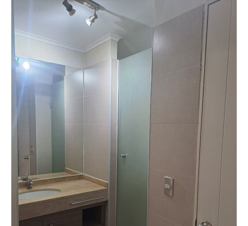 Angamos / Marin, Tipo Mariposa, 2 Dorm, 2 B, Bod, Impecable.