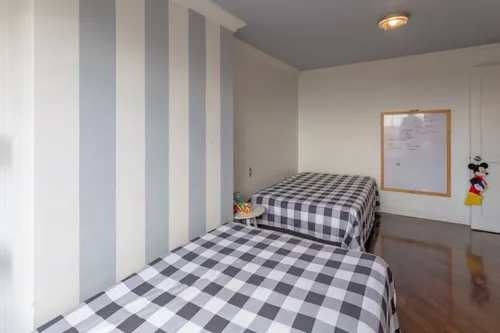 Apartamento En Venta En El Tesoro. Cod V15499