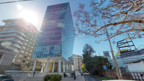 Imagen 2 de 30 de Oficina De Planta Libre Con Muy Buenas Vistas Al Rio. Pleno Puerto