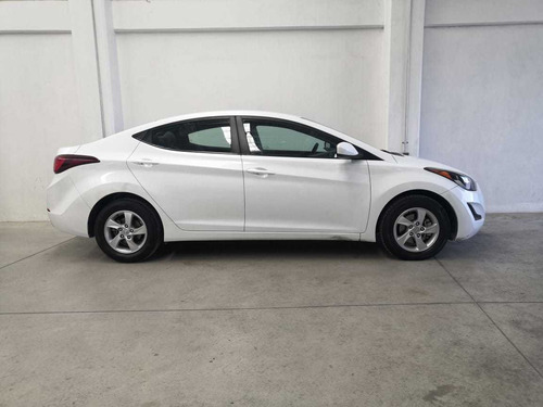 Hyundai Elantra 1.8 Gls At 2015