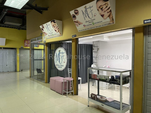 Local Comercial En Venta En Unas De Las Mejores Zonas De San Diego , Muy Buena Ubicación , Totalmente Moderno, Con Mezanina