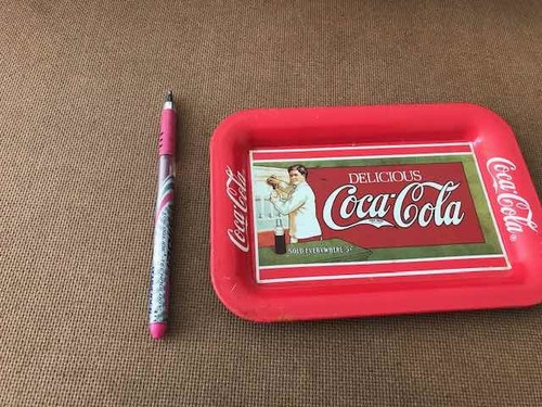 Bandeja Antiga Coca-cola Toda Em Lata Coke Leia Abaixo (Usado)