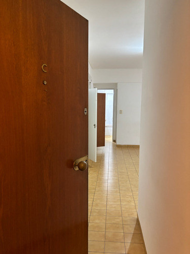 Departamento De Dos Ambientes En Caballito