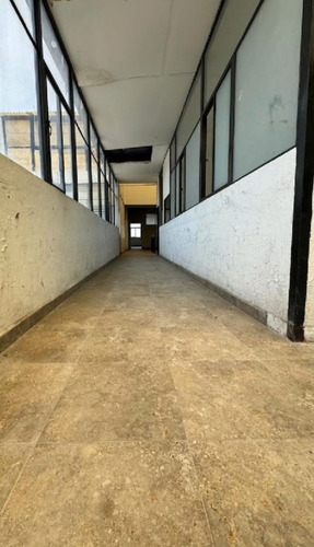 Edificio Multiusos Con Locales En Padierna.