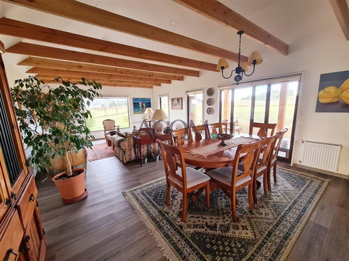 Casa En Venta De 4 Dorm. En Puerto Varas