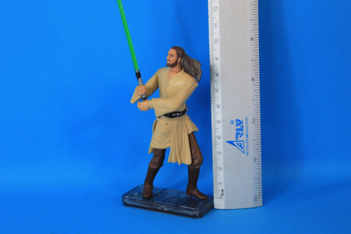 Qui Gon Jinn Star Wars Figura (Usado)