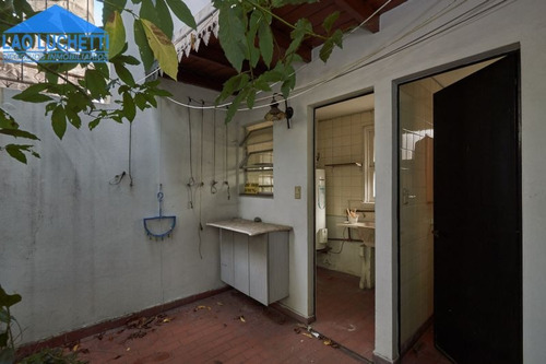 Casa En 2 Plantas Con Patio Y Terraza (chicos).