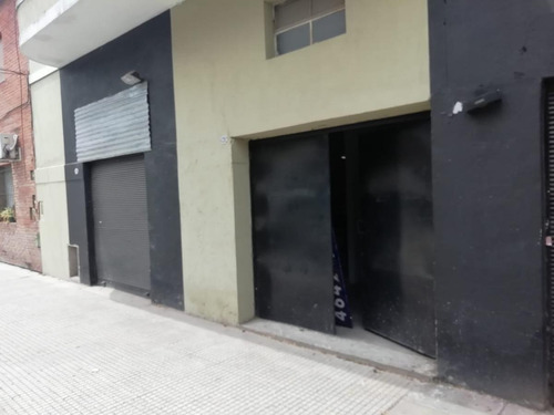 Imagen 2 de 17 de Local - Monte Castro