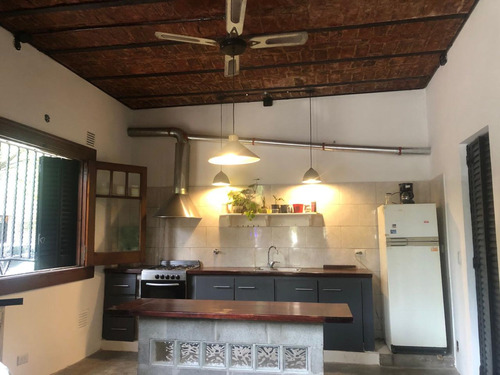 Casa Tipo Loft, Refaccionada,  3 Amb  En Venta