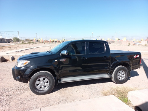 Imagen 2 de 13 de Toyota Hilux 3.0 D/cab 4x4 Srv 2005
