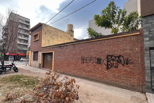 Imagen 3 de 5 de Casa Esquina Barrio G. Paz. -- Av. 24 De Septiembre