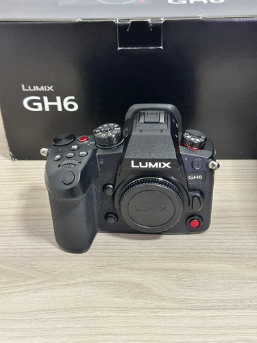 Panasonic Lumix Gh6 + 8 Baterias (perfeito Estado) Preto (Usado)