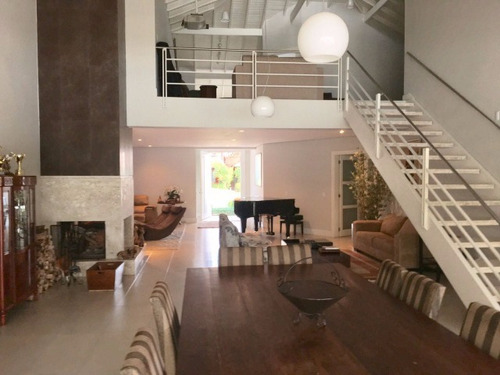 Casa Em Belém Novo Com 4 Dormitórios - Vz3906