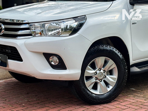 Toyota Hilux 2.7 Srv Cab. Dupla 4x4 Flex Aut. 4p