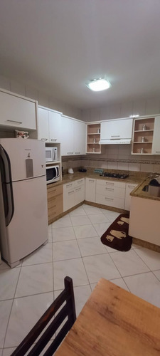 Casa De 3 Ambientes En Cachoeira De Bom Jesús. Florianopolis
