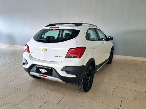 Chevrolet Onix 1.4 Mpfi Activ 8v Flex 4p Aut