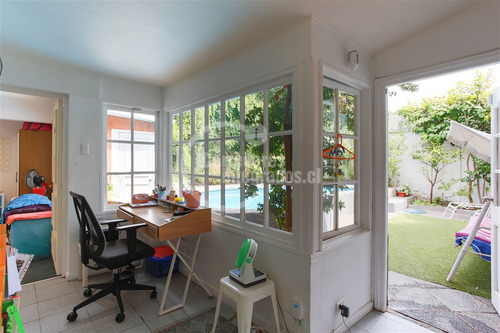 Casa En Venta De 5 Dorm. En Las Condes