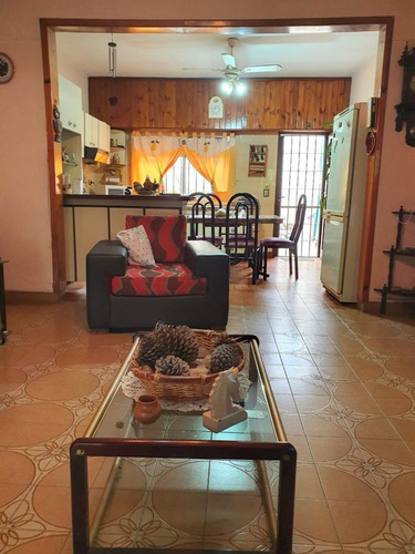 Imagen 5 de 18 de Venta De Casa De 3 Ambientes En Bernal Oeste