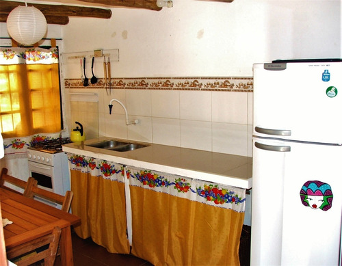 Imagen 7 de 13 de En Alquiler: Una Casa Rural, Una Cabaña Campestre Y Dos Cabañas Gemelas En Un Lote Arbolado De 1600 Mts. Balneario La Esmeralda. Rocha. Uruguay