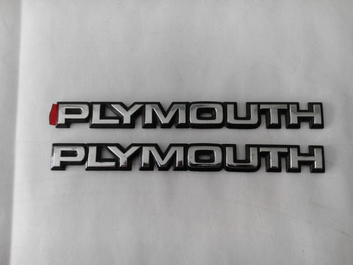 Emblema De Plymouth Original