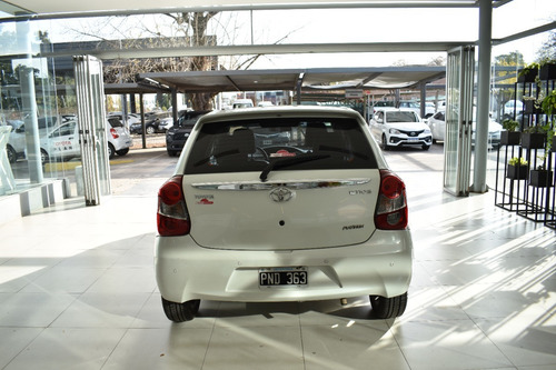 Toyota Etios Platiniun 5 Ptas Mt - Nafta - 2016