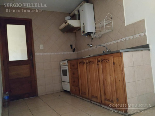 Imagen 7 de 20 de Departamento De Pasillo De Dos Dormitorios En Venta En Rosario.