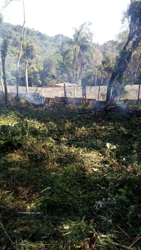 Imagem 12 de 14 de Sitio Com Uma Casa 2 Quartos