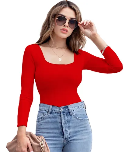 Mujeres con best sale blusas escotadas