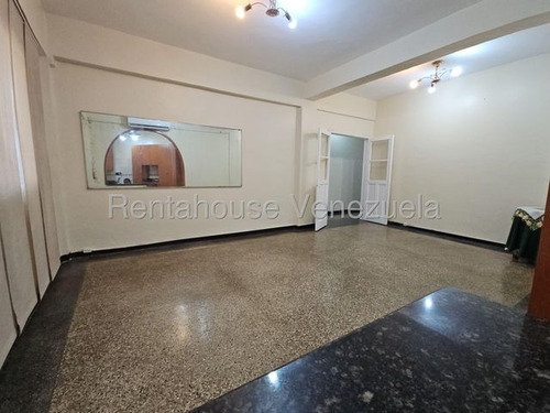 Apartamento En Venta Sabana Grande Agua Constante