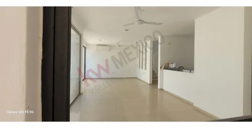 Hermosa Casa Moderna En Condominio Conkal