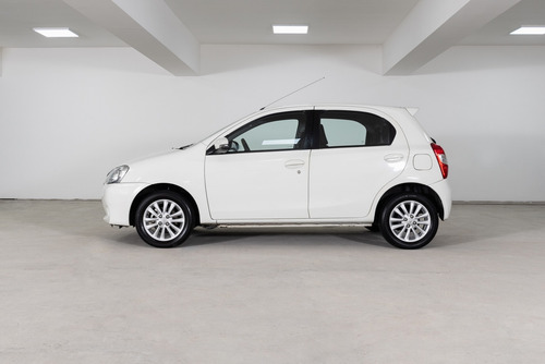 Imagen 2 de 15 de Toyota 2016 Etios 1.5 5 Ptas Xls