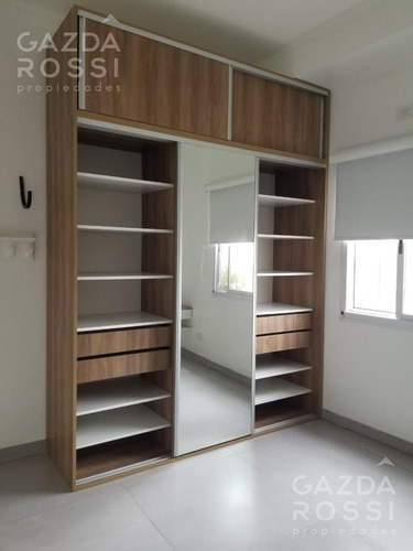 Departamento En Lomas De Zamora A 1 Cuadra De La Estacion