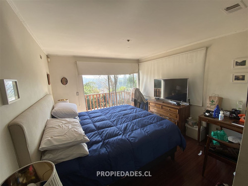 Casa En Venta De 4 Dorm. En Las Condes