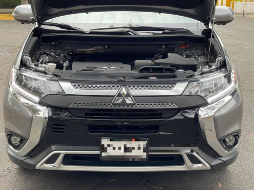 Imagen 6 de 11 de Mitsubishi Outlander 2.4 Limited Cvt 2019 $447,000