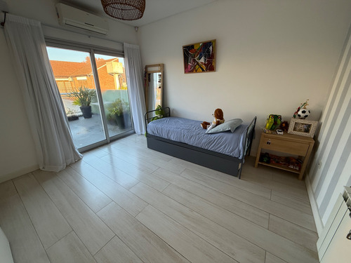 Venta Duplex Tipo Casa Complejo Cerrado Banfield Pileta