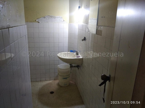 Alquiler Local Casa Comercial, El Paraiso Caracas, Mls 24-21435