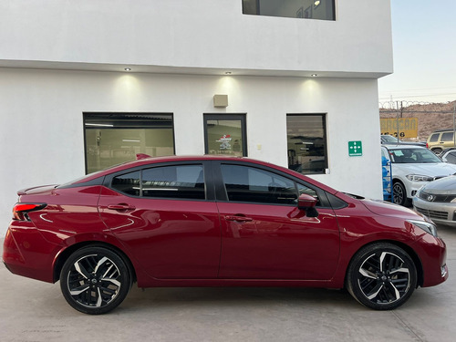 Nissan Versa 2023 4p Sr L4/1.6 Aut.