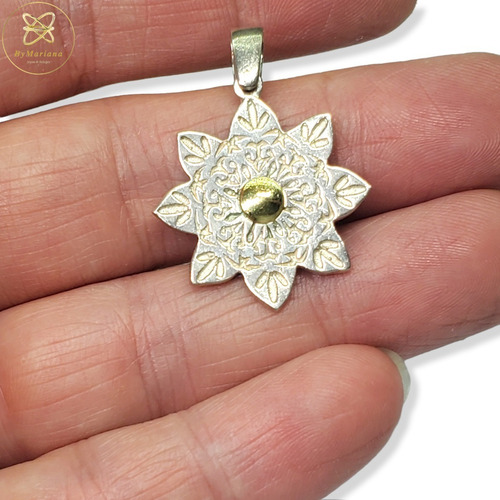 Imagen 2 de 5 de Dije Plata Y Oro Flor Tipo Mandala