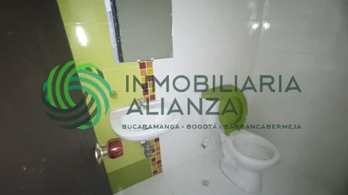 Oficina En Arriendo En Sector Comercial. Cod A13593