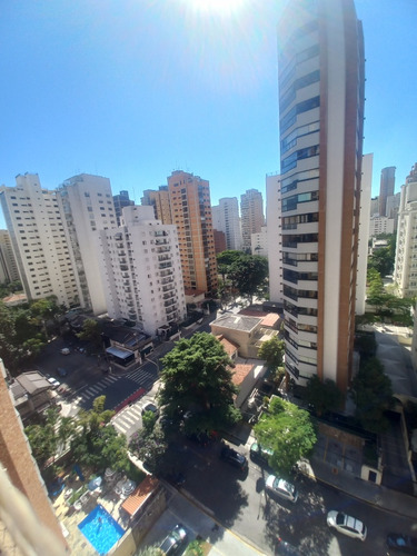 Apartamento Amplo Com Terraço Ensolarado