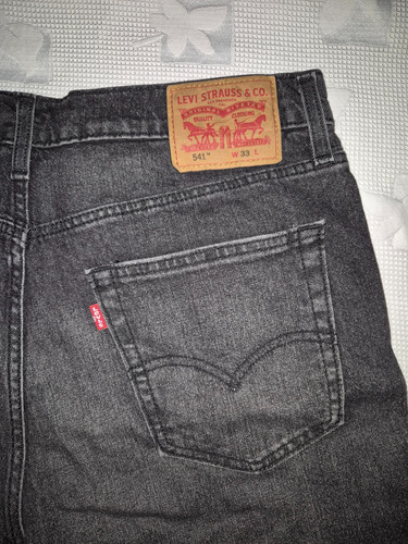 Bermuda Levis