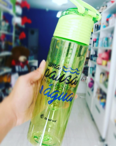 Garrafa Com Infusor Uma Pausa Para Um Gole De Água- Brasfoot