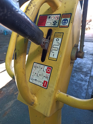 Imagen 6 de 7 de Compactador De Asfalto De Doblerodillo Marca Vibrotic Wdr65