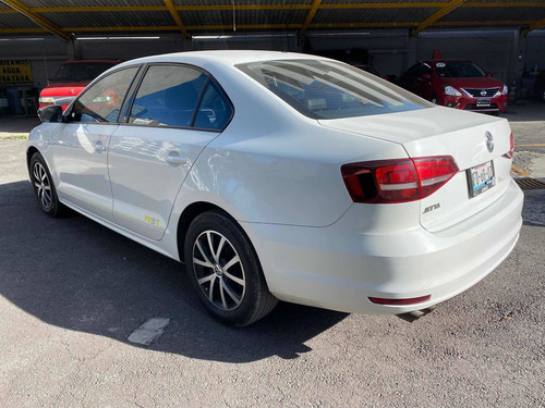 Imagen 4 de 15 de Volkswagen Jetta 2017 2.0 Fest Mt