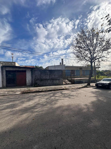 Atención Inversores! Vendo Dos Propiedades De Más De 300m2 Prox Carlos María Ramirez Y Manuel Herrera Y Obes